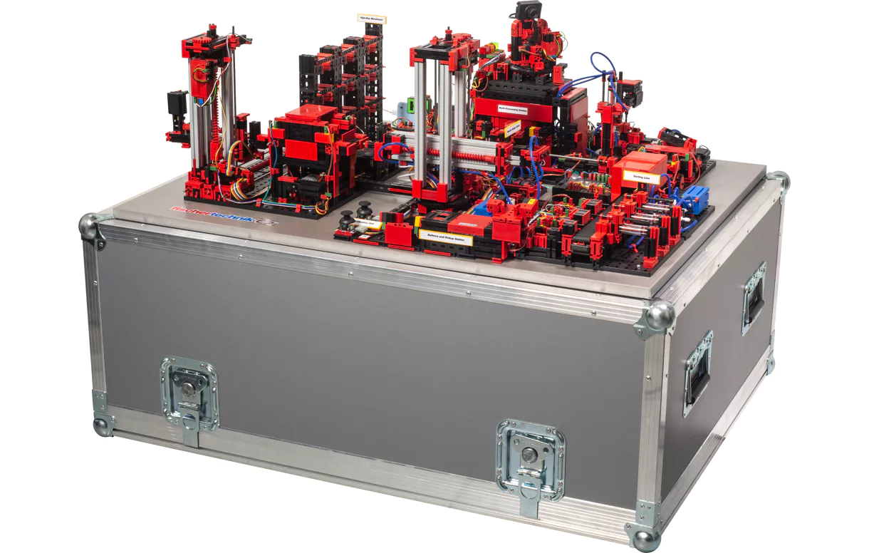 W1_P_P_551587_LERNBABRIK_AUF_TRANSPORTKOFFER_PERSPEKTIVISCH